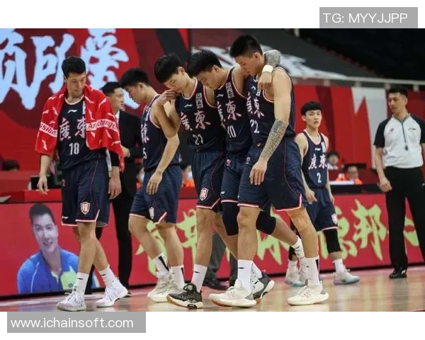 武汉篮球队转换打法的深度分析与战术解读 武汉篮球队转换打法的深度分析与战术解读